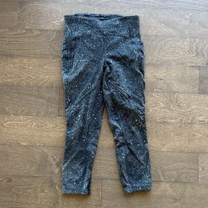 Lululemon Galaxy Size 6 Crop Navy and Black Leggings